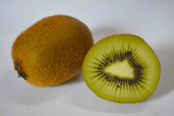 키위_껍질 째 먹으면 변비 사라진다.png